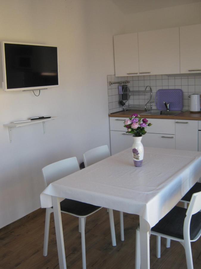 Apartmani Rebecca Vir Zewnętrze zdjęcie