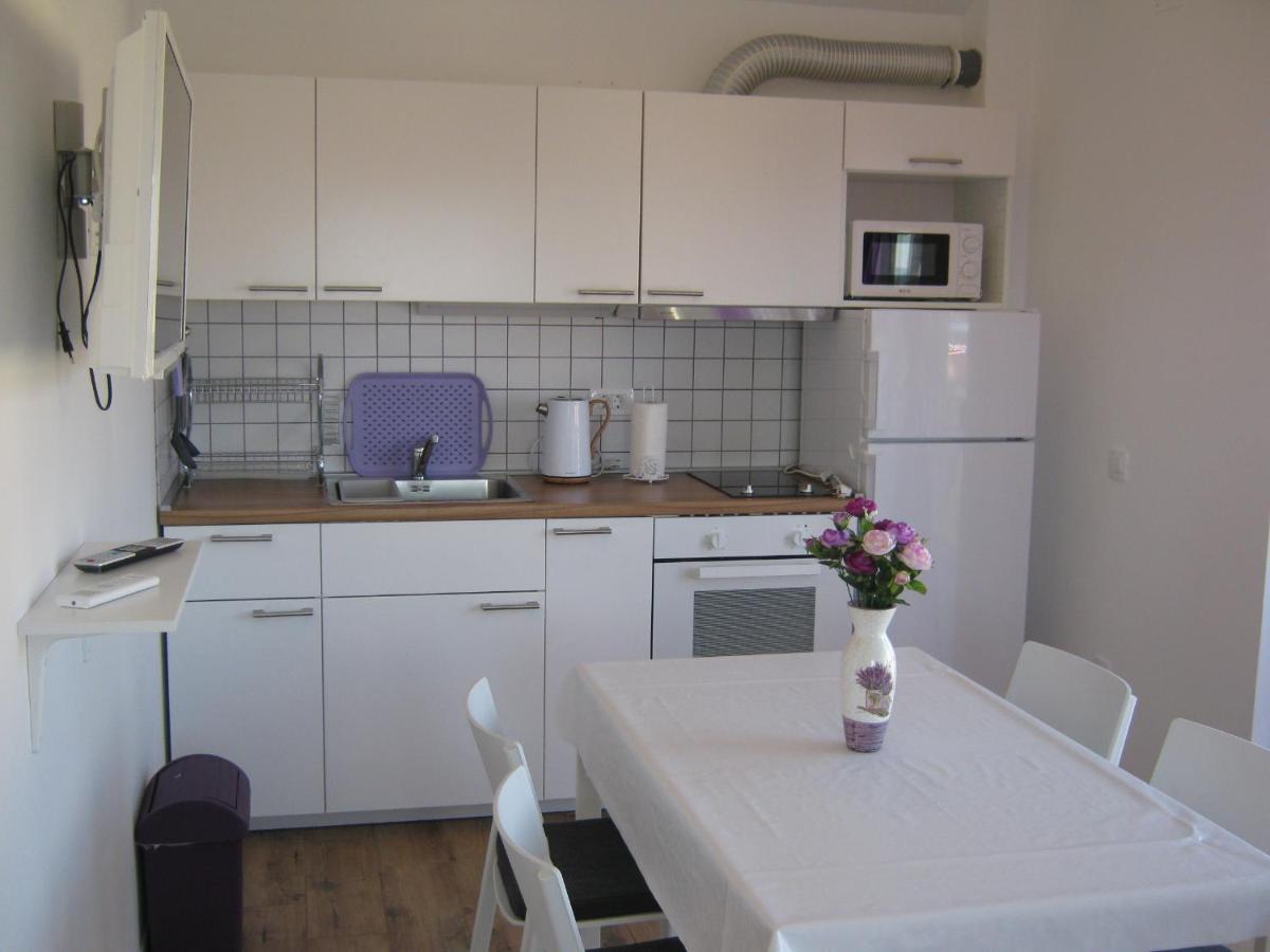 Apartmani Rebecca Vir Zewnętrze zdjęcie