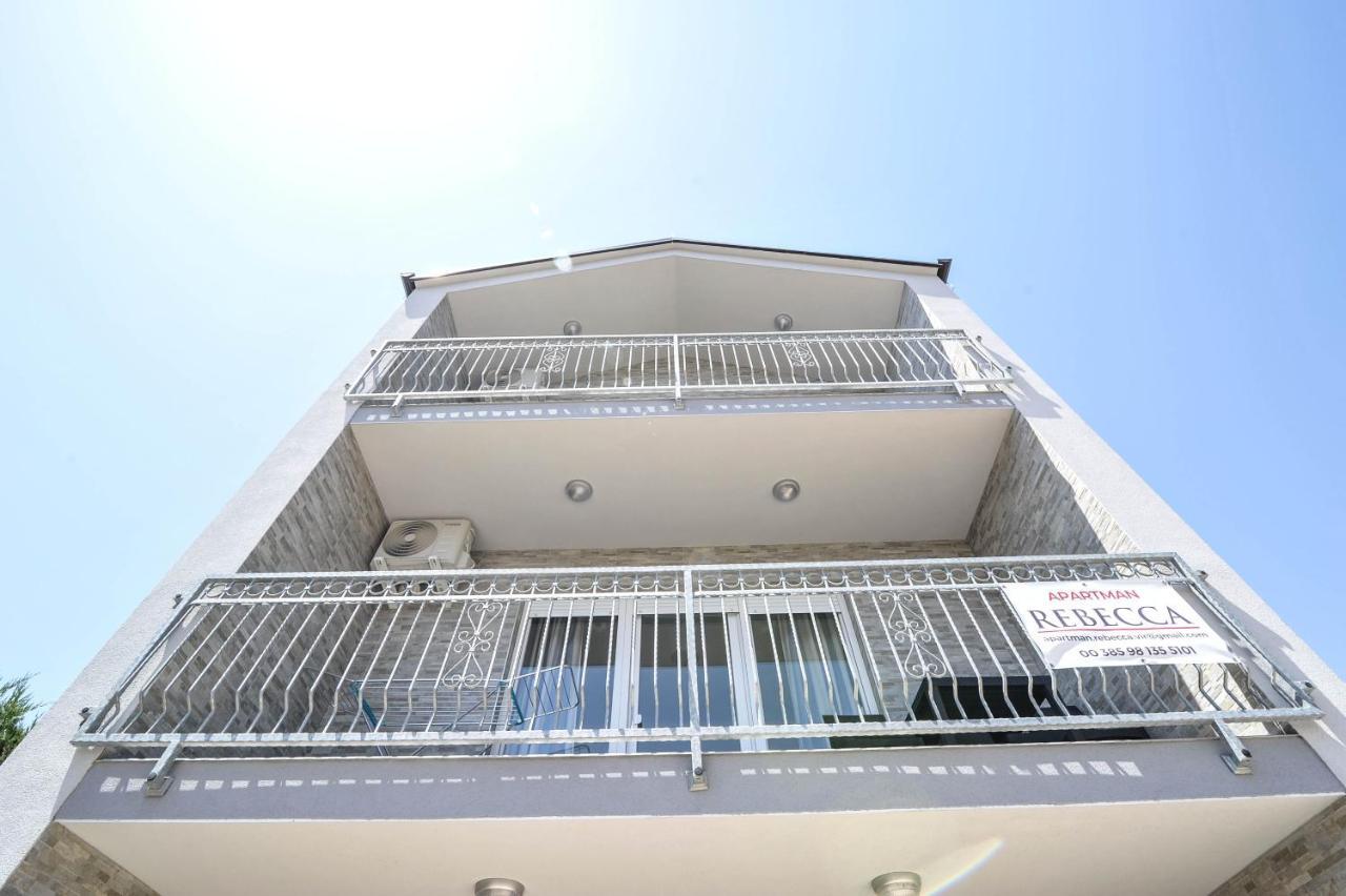 Apartmani Rebecca Vir Zewnętrze zdjęcie
