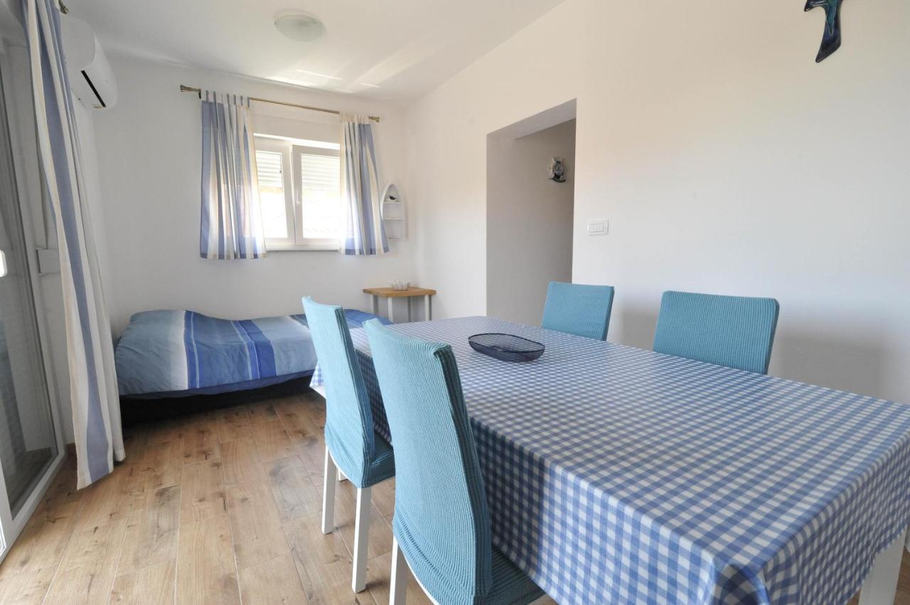 Apartmani Rebecca Vir Zewnętrze zdjęcie