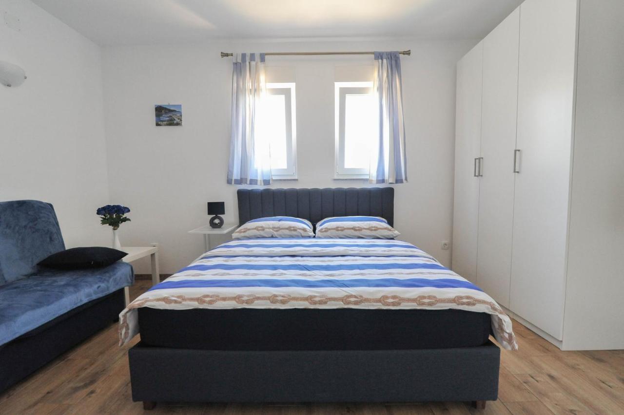 Apartmani Rebecca Vir Zewnętrze zdjęcie