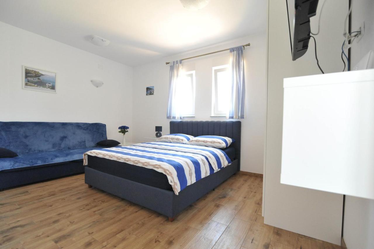 Apartmani Rebecca Vir Zewnętrze zdjęcie