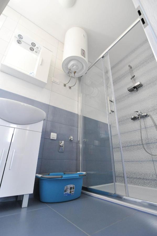 Apartmani Rebecca Vir Zewnętrze zdjęcie