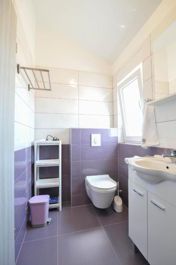 Apartmani Rebecca Vir Zewnętrze zdjęcie
