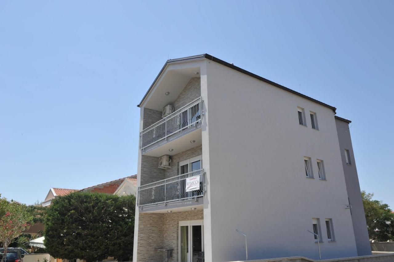 Apartmani Rebecca Vir Zewnętrze zdjęcie
