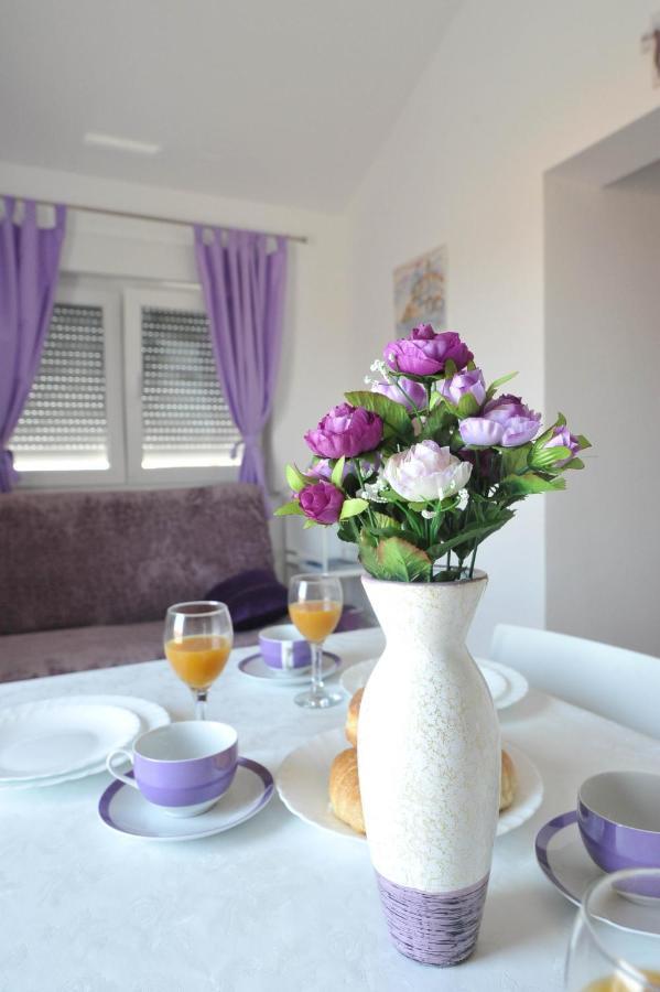 Apartmani Rebecca Vir Zewnętrze zdjęcie