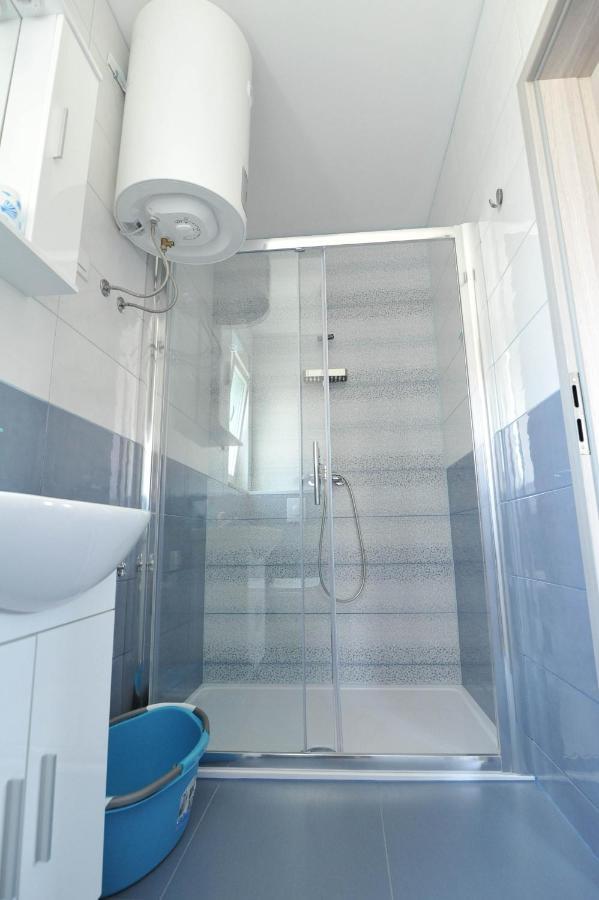 Apartmani Rebecca Vir Zewnętrze zdjęcie